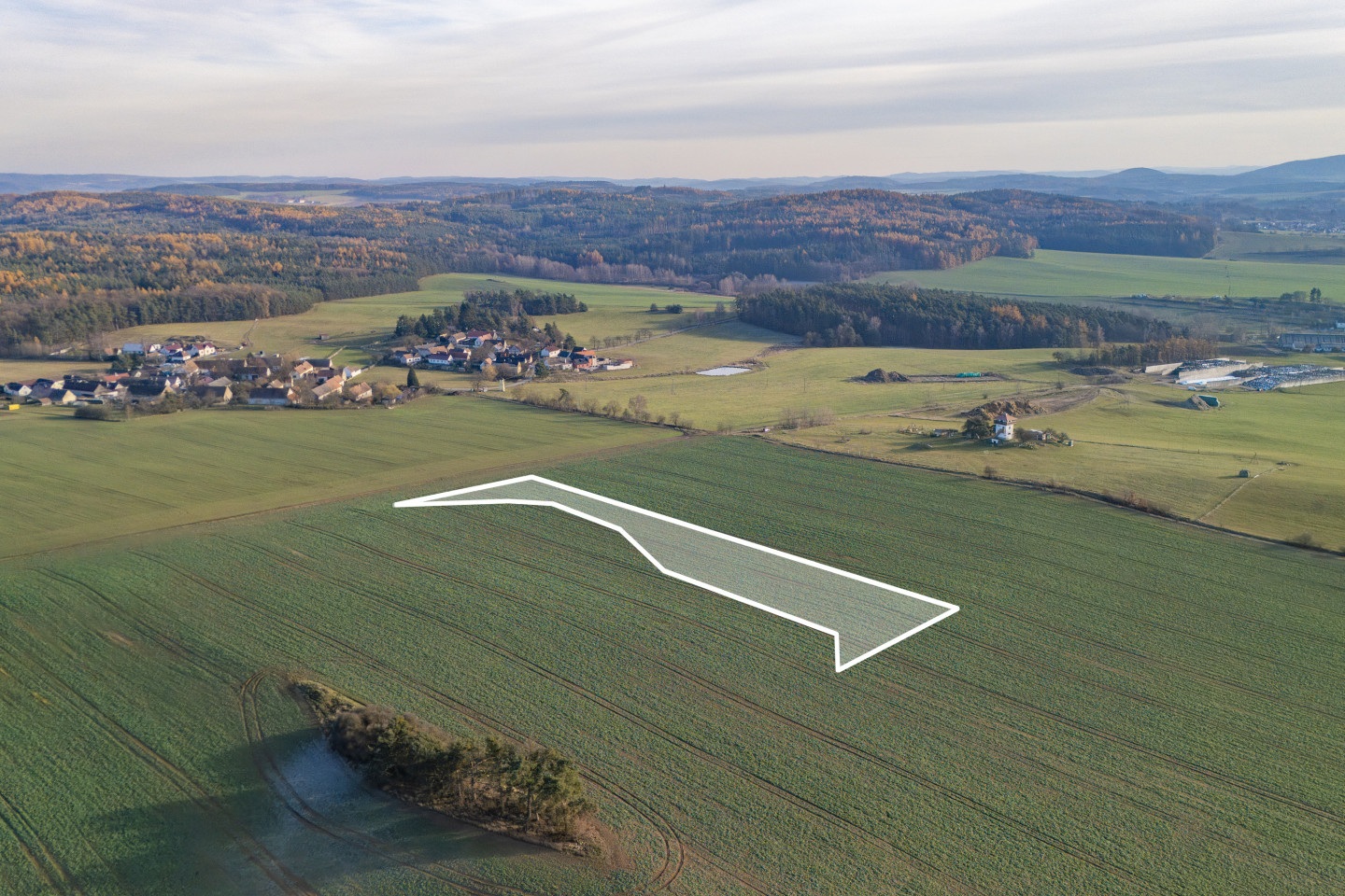 Prodej pole Zemětice 3590 m2