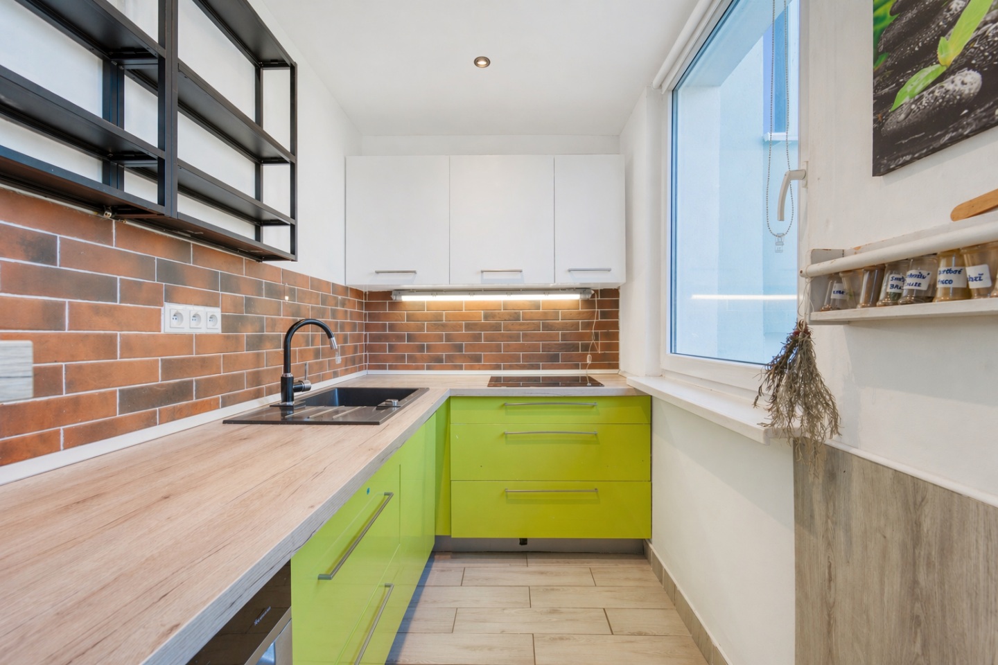 Prodej bytu 4+1, 79 m², Plzeň, ul. Komenského
