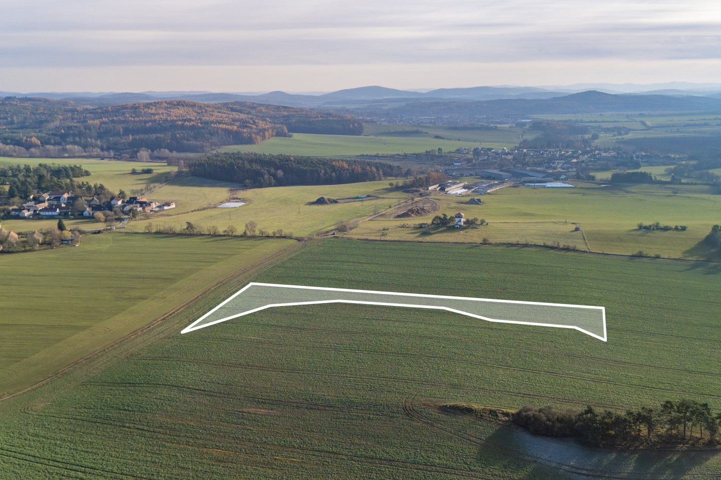 Prodej pole Zemětice 3590 m2